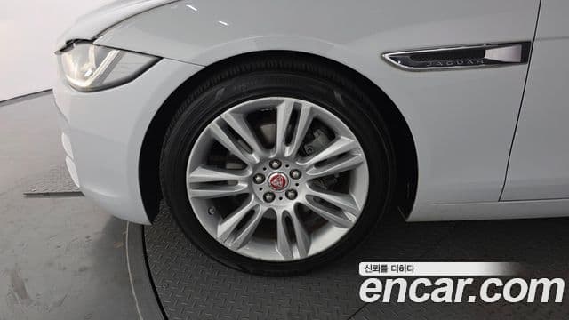 Jaguar XE Prestige, 2016 все фото