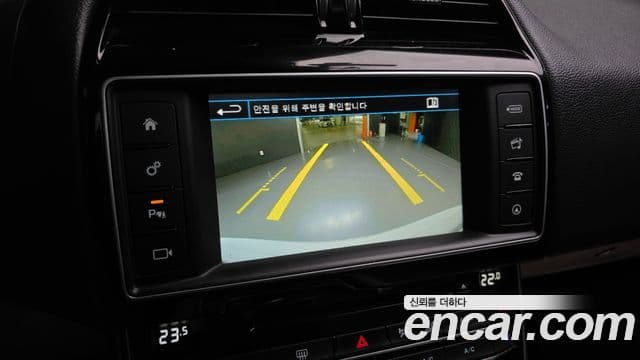 Jaguar XE Prestige, 2016 15