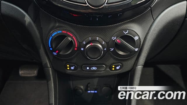 Hyundai Accent(новый кузов / новое поколение) Premier, 2011 16