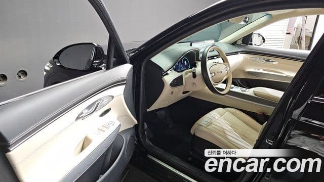 Genesis GV70, 2022 10