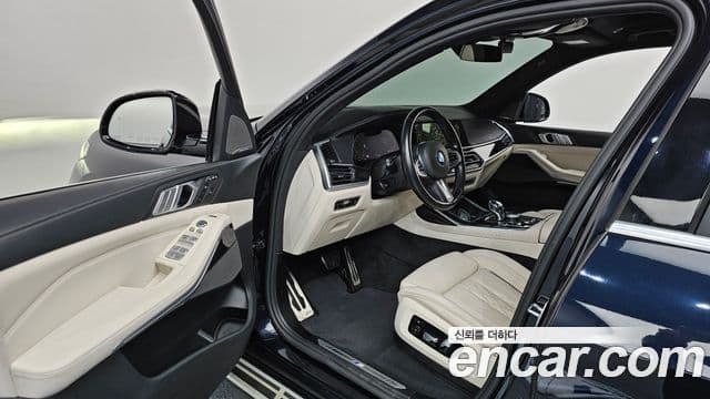BMW X7 (G07) xDrive 40i M Sport 6인승, 2021 10