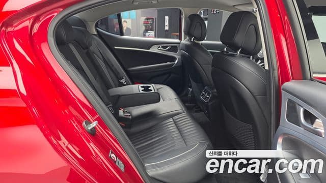 Genesis G70 Elite, 2020 12