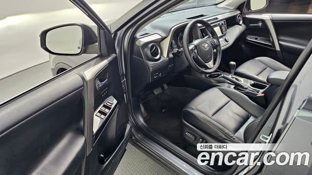 Toyota RAV4 4세대, 2016 11