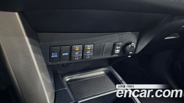 Toyota RAV4 4세대, 2016 17