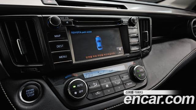 Toyota RAV4 4세대, 2016 18