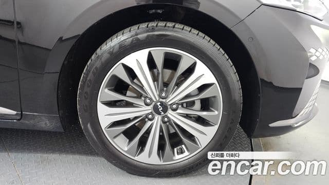 Kia K8 гибрид Noblesse, 2023 все фото