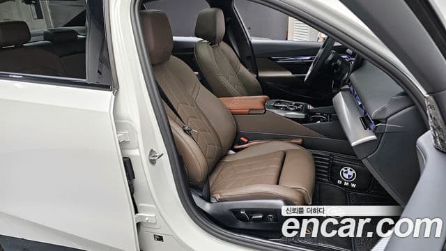 BMW 5시리즈 (G60) 520i M Sport, 2025 12