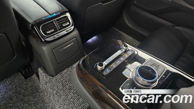 Genesis G90 Luxury, 2019 18