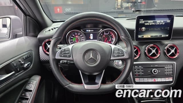Mercedes-Benz A-класс W176 A45 AMG 4MATIC, 2018 13