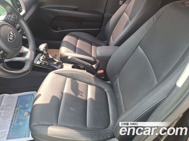 Kia Stonic Deluxe, 2018 9