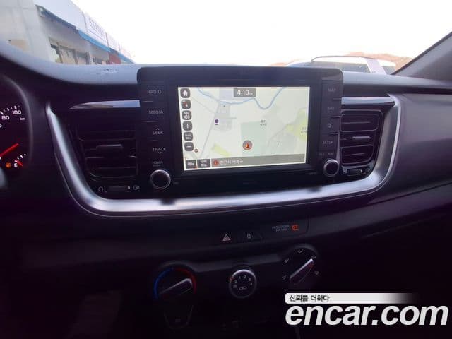 Kia Stonic Deluxe, 2018 11