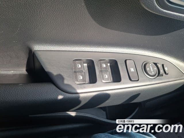 Kia Stonic Deluxe, 2018 14