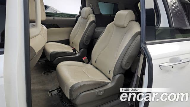 Kia Carnival 4세대 Signature, 2022 11