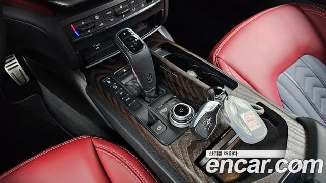 Maserati 기블리 3세대, 2021 9