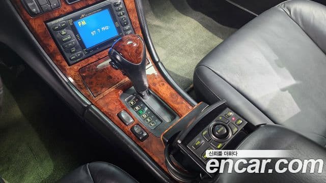 Hyundai 다이너스티 3.5 V6 лимузин, 1998 9