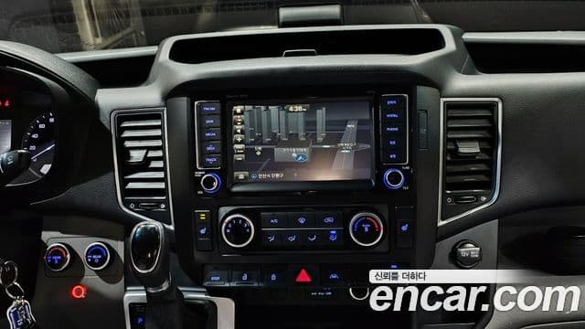 Hyundai 쏠라티 лимузин, 2020 18