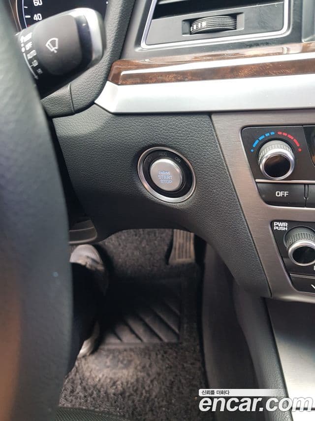 Hyundai Genesis DH Modern, 2014 11