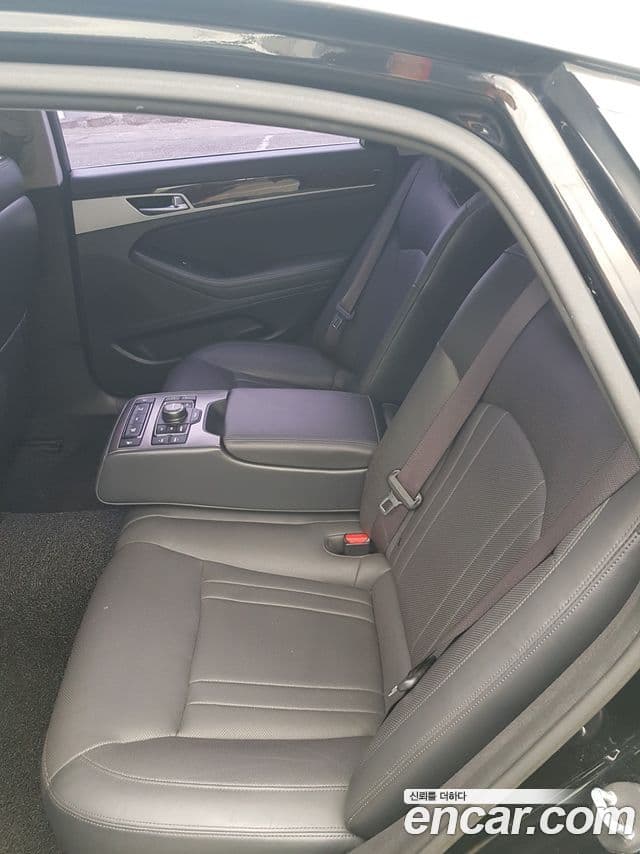 Hyundai Genesis DH Modern, 2014 13