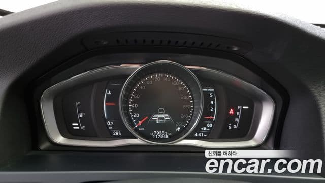 Volvo V60 1세대, 2017 8