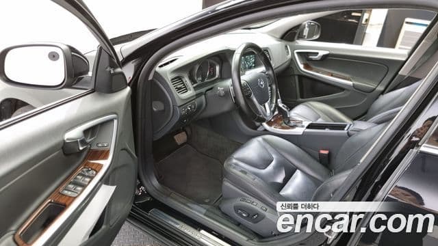 Volvo V60 1세대, 2017 11