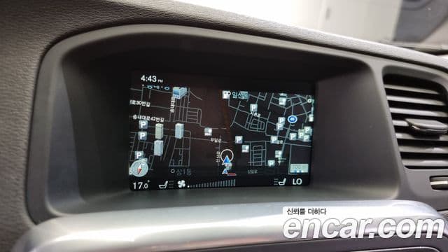 Volvo V60 1세대, 2017 15