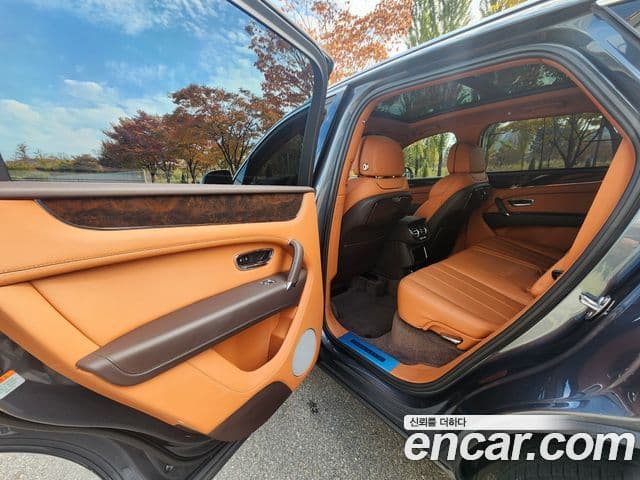 Bentley Bentayga 4.0 V8, 2019 10