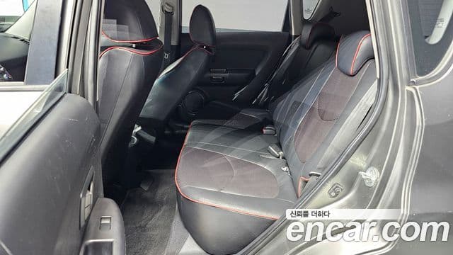 Kia Soul Safety, 2010 13