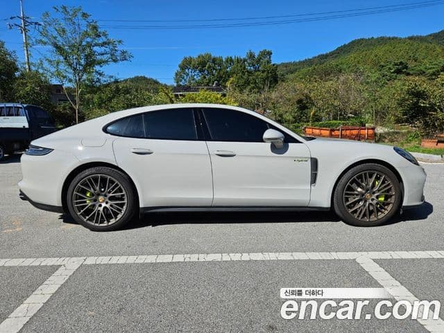 Porsche Panamera (971) 2.9 AWD E-гибрид Platinum Edition, 2023 8