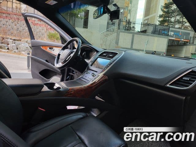 Lincoln Nautilus 1세대, 2020 14