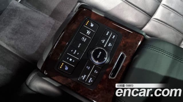 Hyundai Equus(новый кузов / новое поколение) Luxury, 2011 18