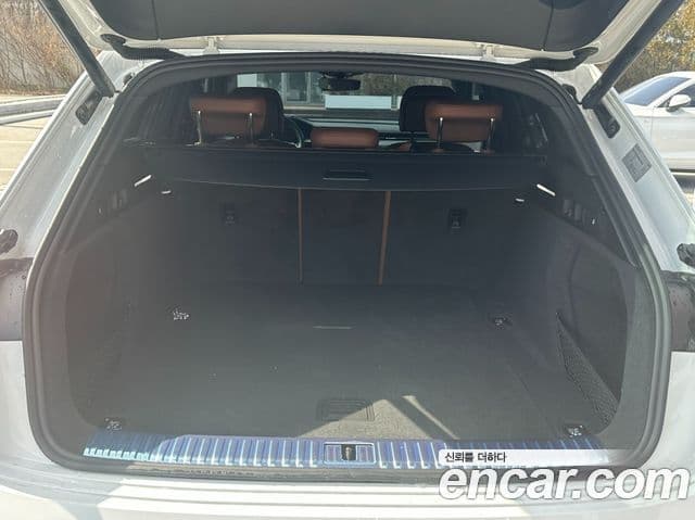 Audi Q8 e-Tron (GE), 2024 11