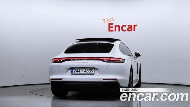 Porsche Panamera (971), 2023 4