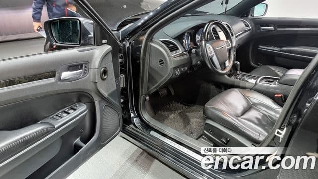 크라이슬러 The / новый New 300C, 2012 11