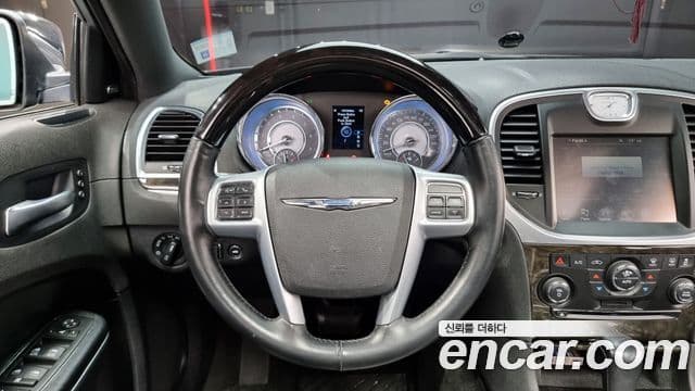 크라이슬러 The / новый New 300C, 2012 13