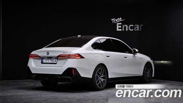 BMW 5시리즈 (G60) 520i M Sport, 2024 2
