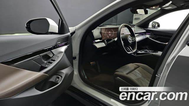 BMW 5시리즈 (G60) 520i M Sport, 2024 10