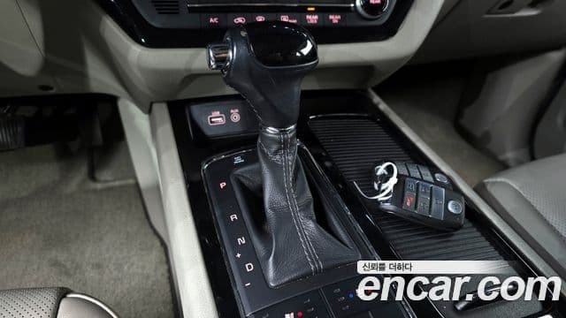 Kia All New Carnival Noblesse, 2016 9