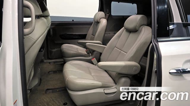 Kia All New Carnival Noblesse, 2016 12