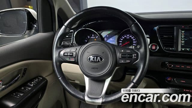 Kia All New Carnival Noblesse, 2016 13