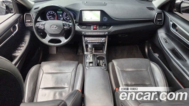 Hyundai Grandeur IG 3.0 LPi Exclusive (арендный автомобиль), 2019 7