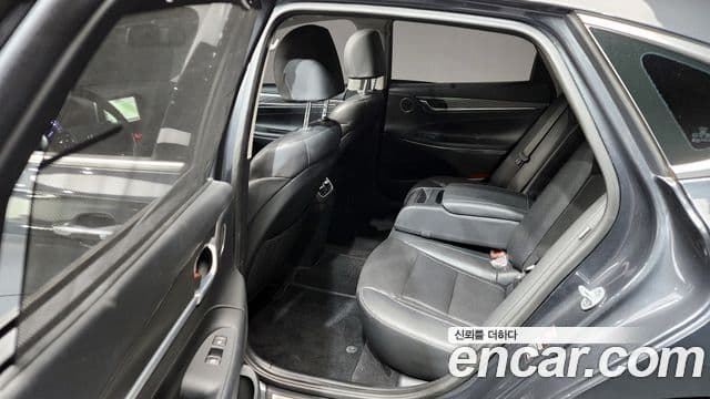Hyundai Grandeur IG 3.0 LPi Exclusive (арендный автомобиль), 2019 11