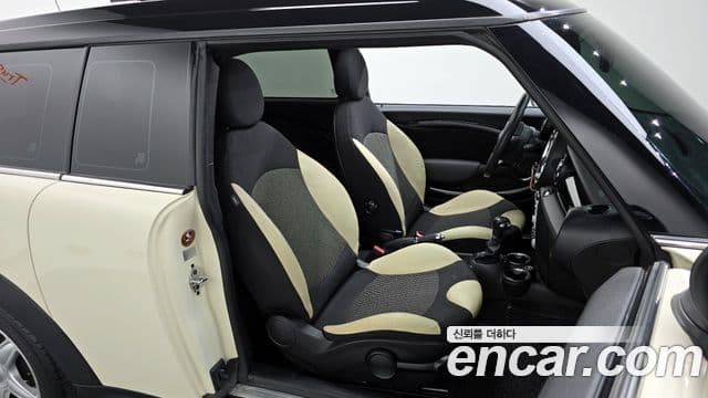 Mini Cooper 클럽맨 1세대, 2010 10
