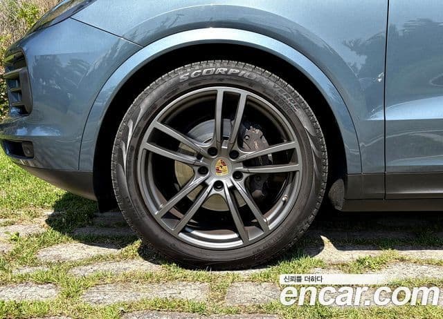 Porsche Cayenne (PO536), 2019 9