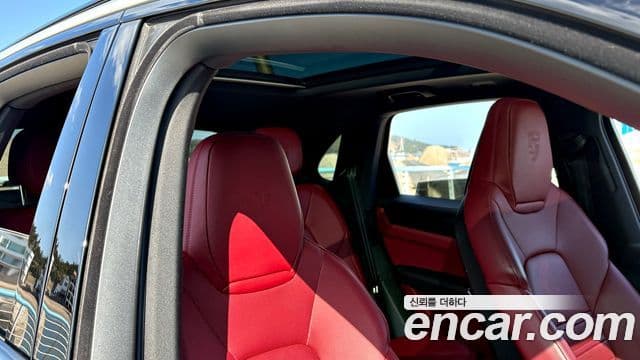 Porsche Cayenne (PO536), 2019 13