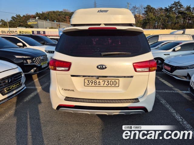 Kia All New Carnival Luxury, 2017 4