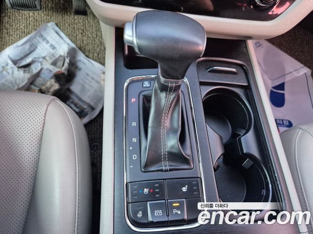 Kia All New Carnival Luxury, 2017 9