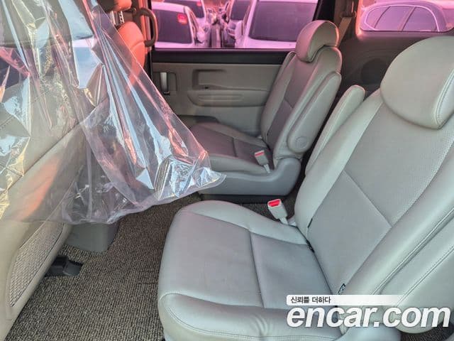 Kia All New Carnival Luxury, 2017 10