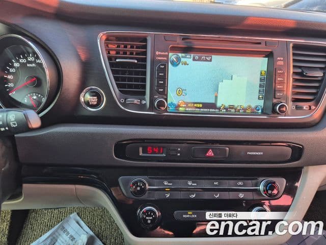 Kia All New Carnival Luxury, 2017 13