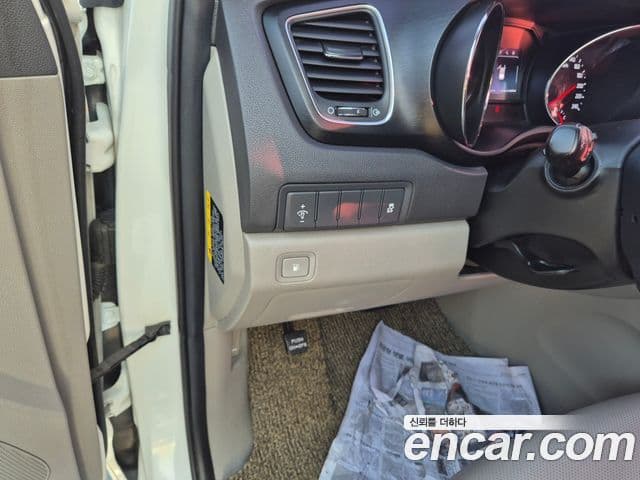 Kia All New Carnival Luxury, 2017 15