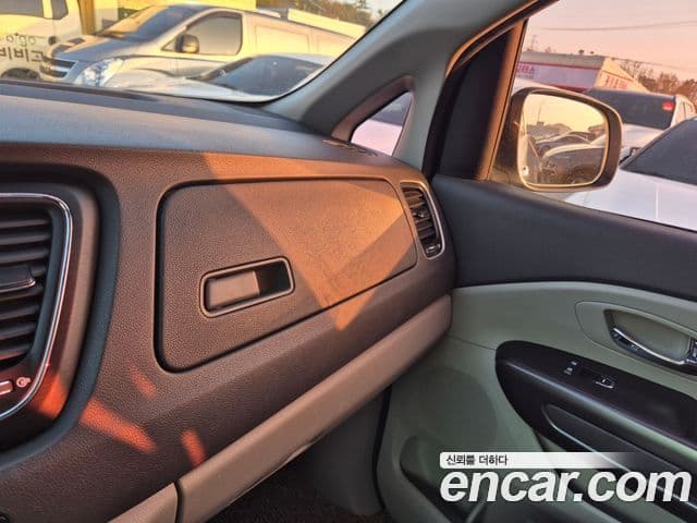 Kia All New Carnival Luxury, 2017 17